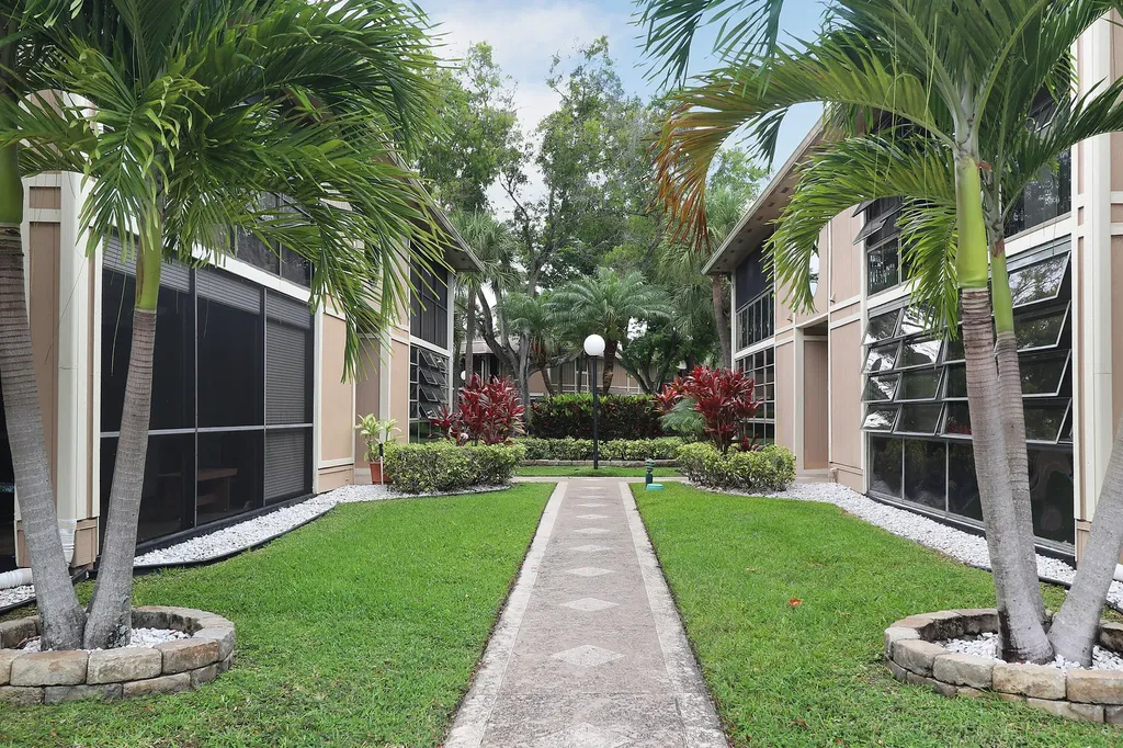 7801 Ashmont Circle Tamarac FL 33321