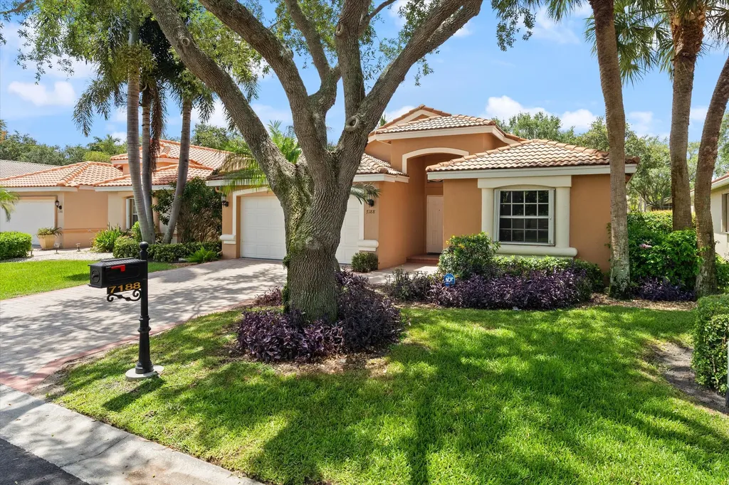 7188 Vía Verona Delray Beach FL 33446