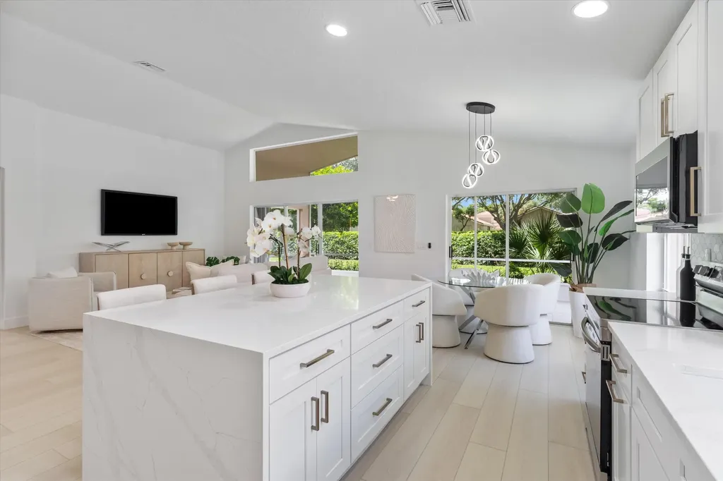 7188 Vía Verona Delray Beach FL 33446
