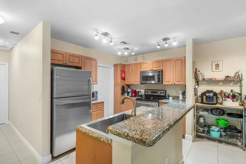 6719 Old Farm Trail Boynton Beach FL 33437