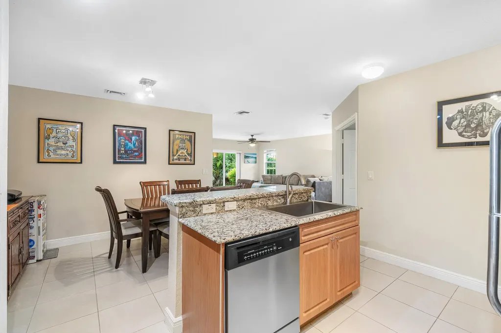 6719 Old Farm Trail Boynton Beach FL 33437