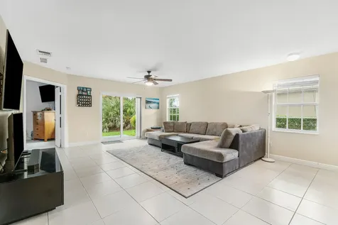 6719 Old Farm Trail Boynton Beach FL 33437