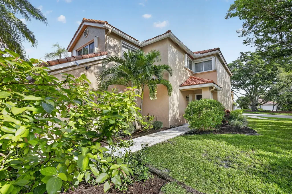 10111 NW 4th Street Plantation FL 33324