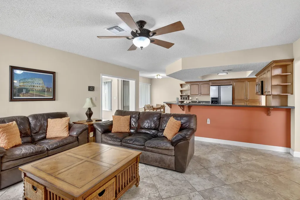 10111 NW 4th Street Plantation FL 33324