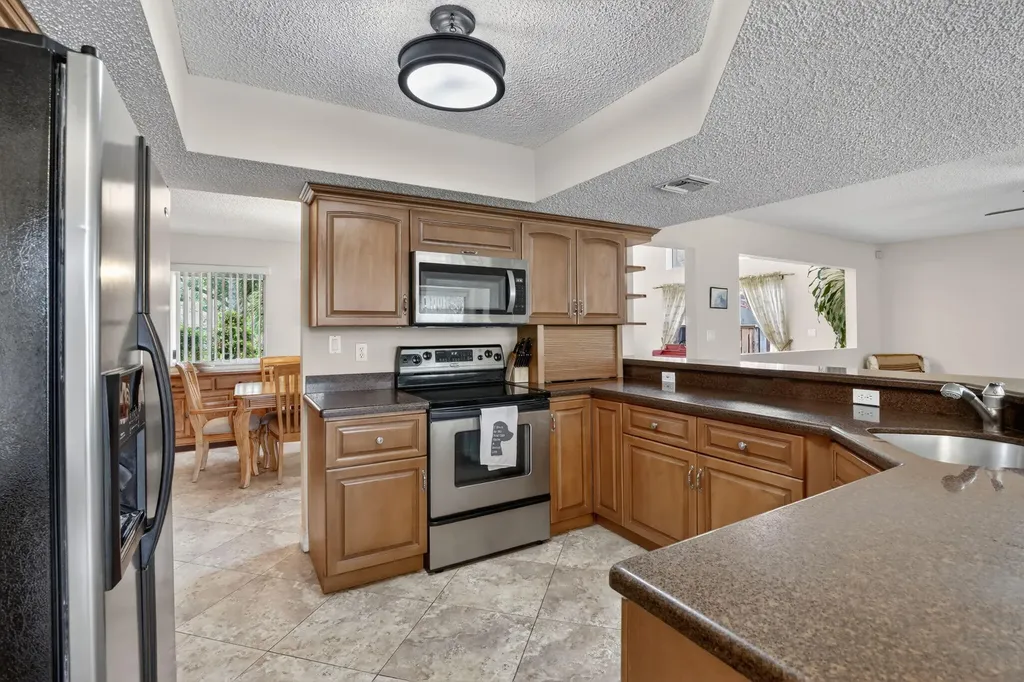 10111 NW 4th Street Plantation FL 33324