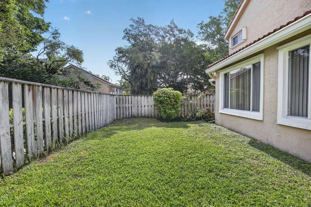 10111 NW 4th Street Plantation FL 33324