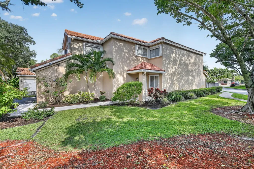 10111 NW 4th Street Plantation FL 33324