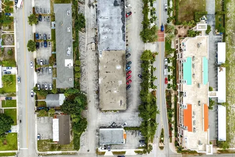 810 Park Avenue Lake Park FL 33403