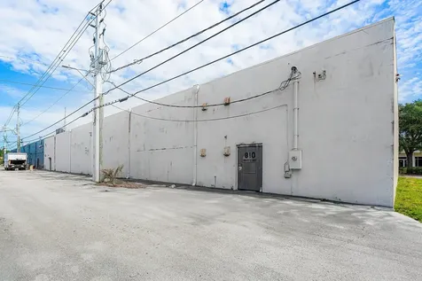 810 Park Avenue Lake Park FL 33403