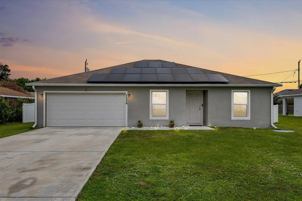 2226 SE Heathwood Circle Port St Lucie FL 34952