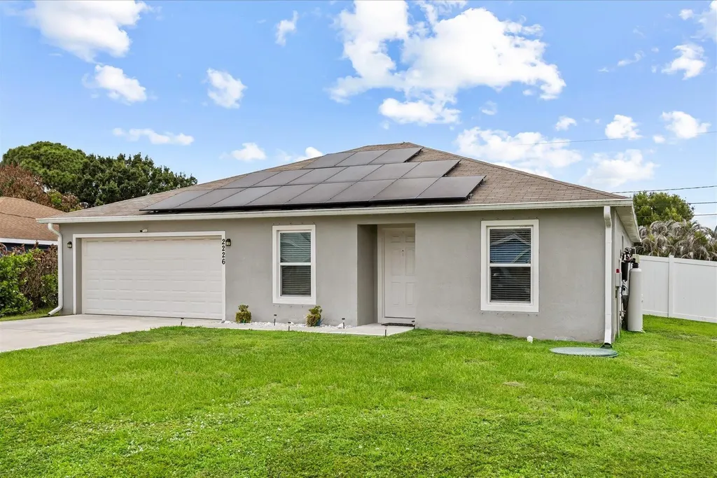 2226 SE Heathwood Circle Port St Lucie FL 34952