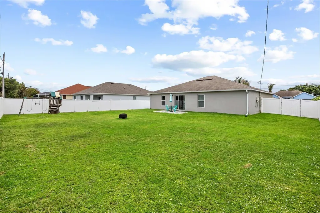 2226 SE Heathwood Circle Port St Lucie FL 34952