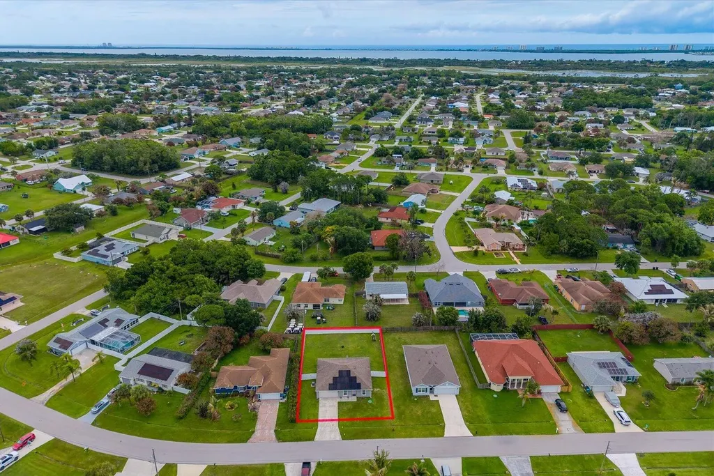 2226 SE Heathwood Circle Port St Lucie FL 34952