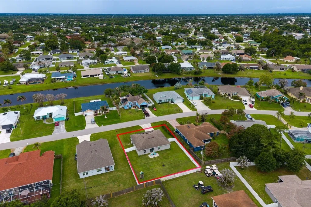 2226 SE Heathwood Circle Port St Lucie FL 34952