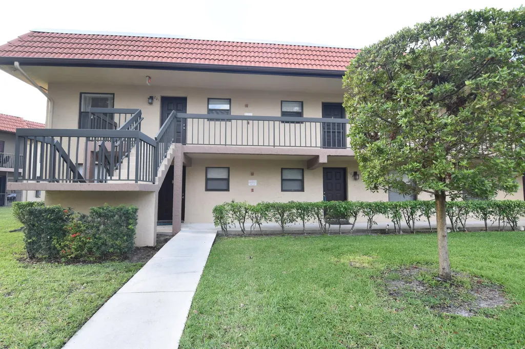 21895 Lake Forest Circle Boca Raton FL 33433
