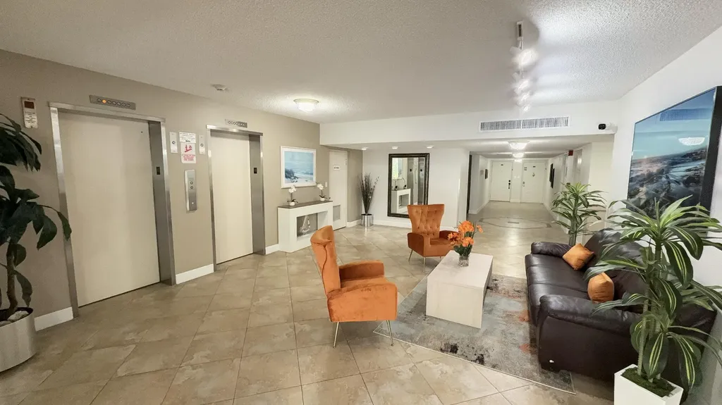 3900 Oaks Clubhouse Drive Pompano Beach FL 33069