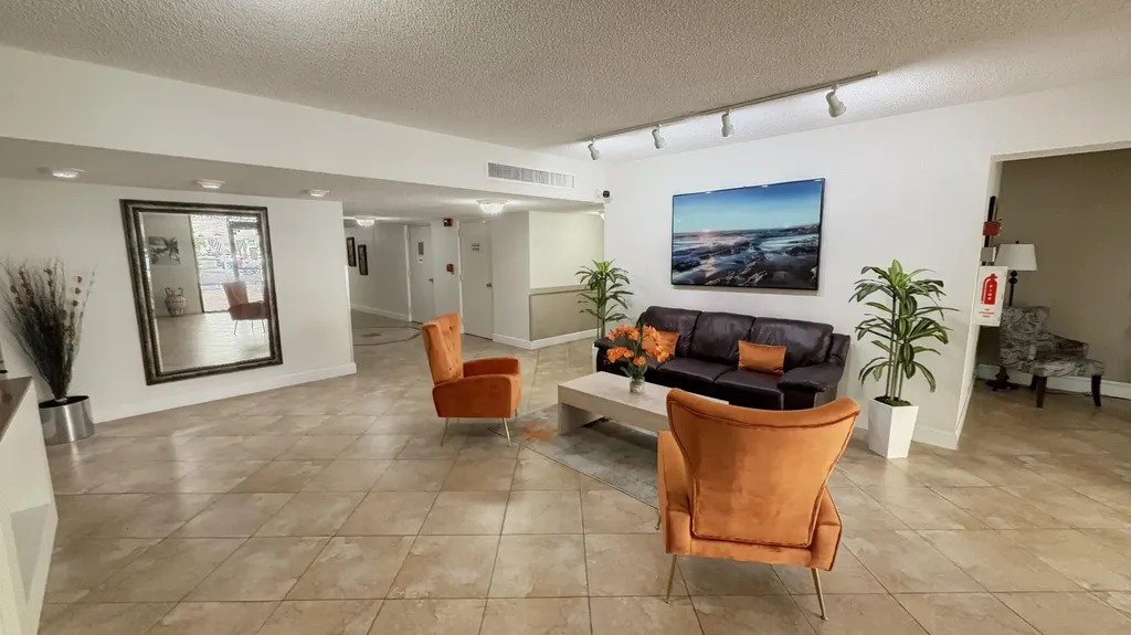 3900 Oaks Clubhouse Drive Pompano Beach FL 33069