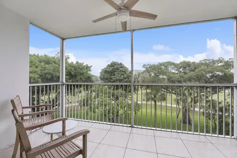 3900 Oaks Clubhouse Drive Pompano Beach FL 33069