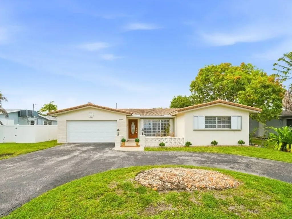 5501 Monroe Street Hollywood FL 33021