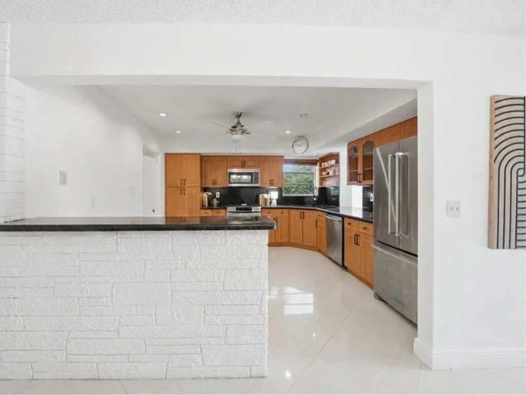 5501 Monroe Street Hollywood FL 33021