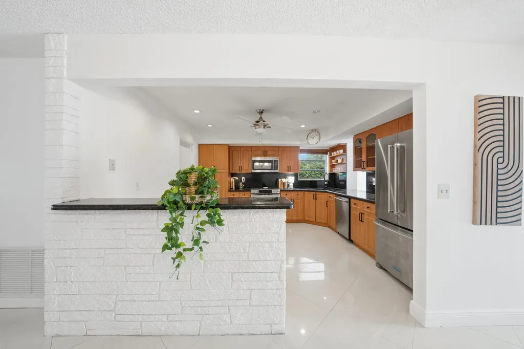 5501 Monroe Street Hollywood FL 33021