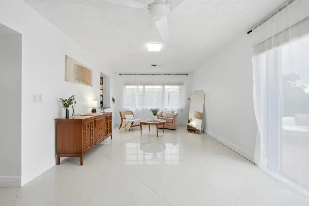 5501 Monroe Street Hollywood FL 33021