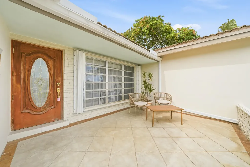 5501 Monroe Street Hollywood FL 33021