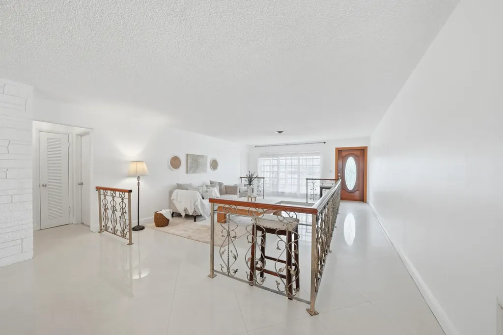 5501 Monroe Street Hollywood FL 33021