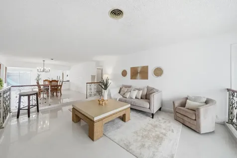 5501 Monroe Street Hollywood FL 33021