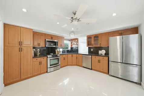 5501 Monroe Street Hollywood FL 33021