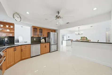5501 Monroe Street Hollywood FL 33021