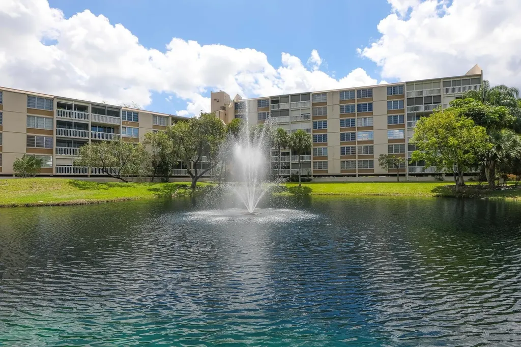 7081 Environ Boulevard Lauderhill FL 33319