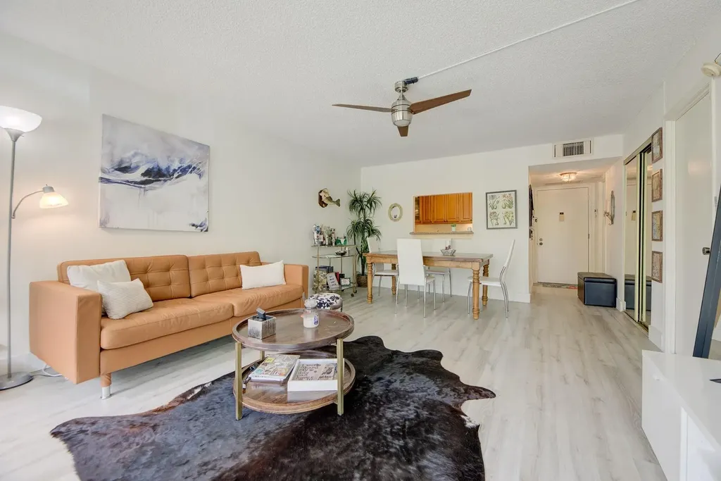 7081 Environ Boulevard Lauderhill FL 33319