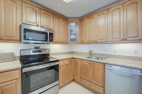 7081 Environ Boulevard Lauderhill FL 33319
