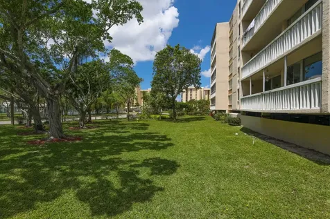 7081 Environ Boulevard Lauderhill FL 33319