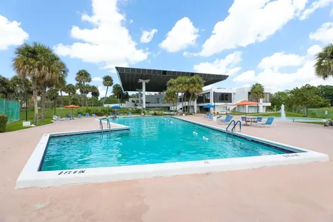 7081 Environ Boulevard Lauderhill FL 33319
