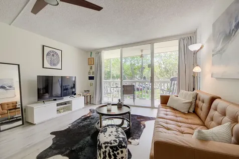 7081 Environ Boulevard Lauderhill FL 33319
