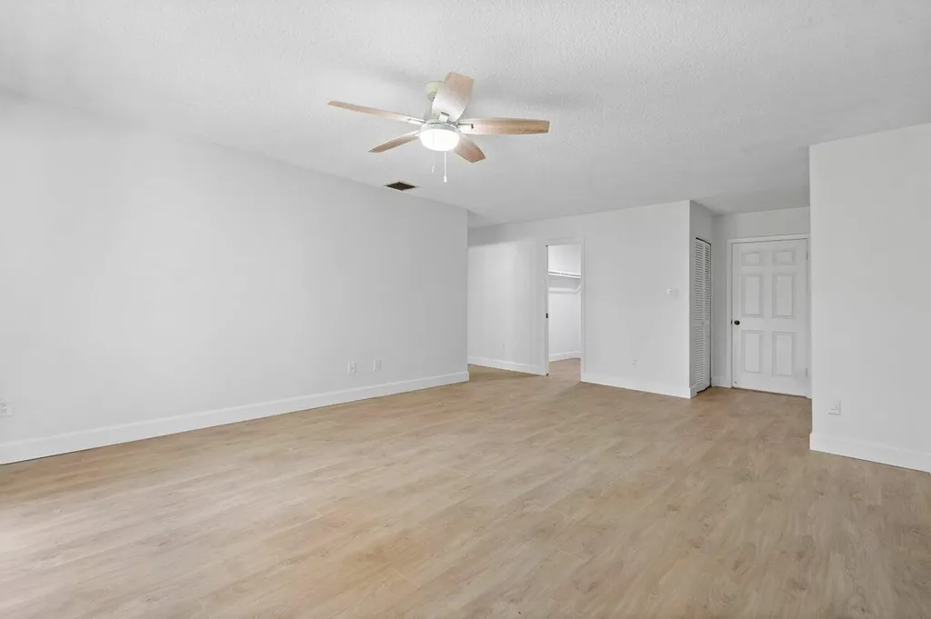 9405 Dundee Drive Lake Worth FL 33467