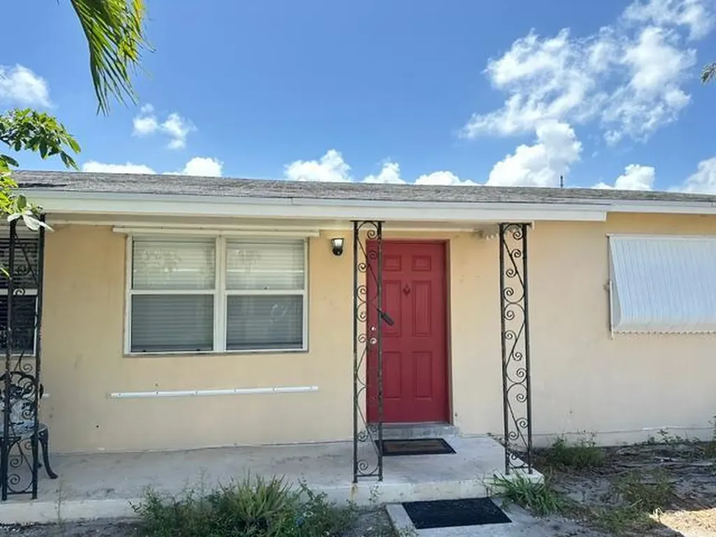 527 Puritan Road West Palm Beach FL 33405