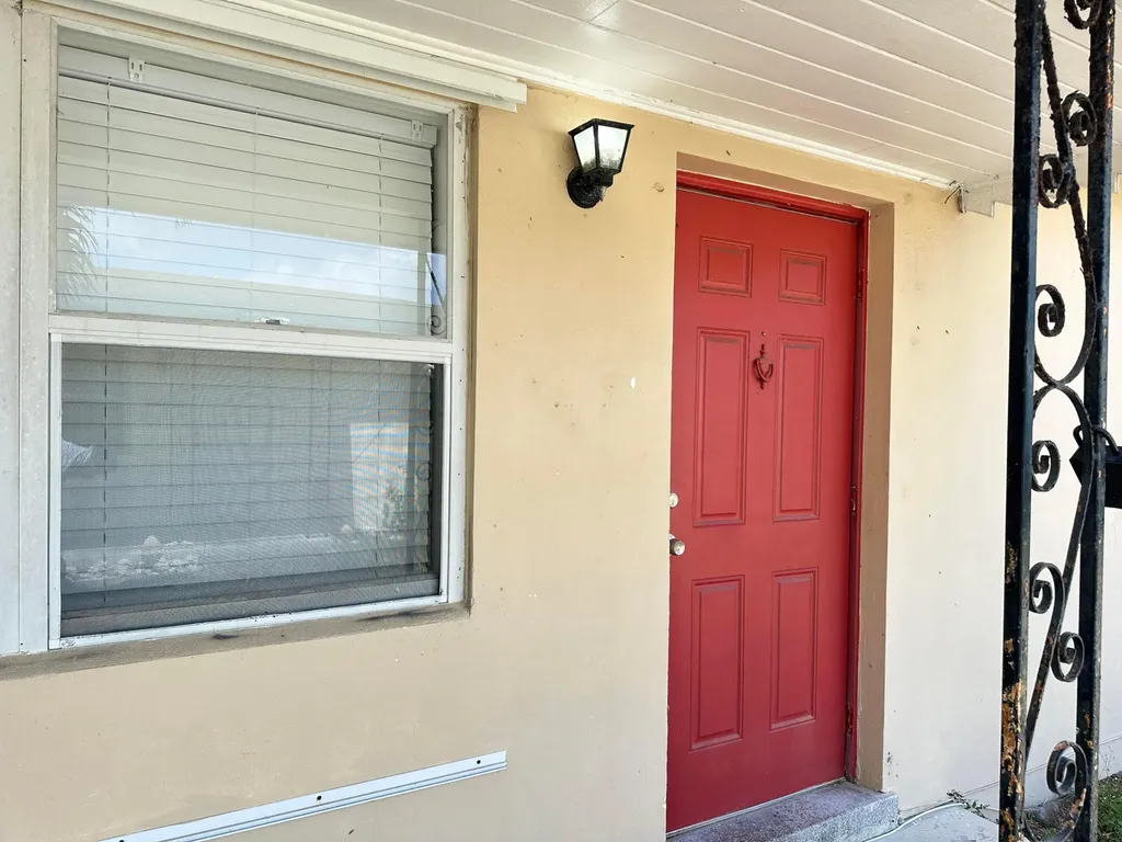 527 Puritan Road West Palm Beach FL 33405