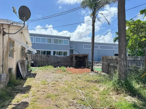 527 Puritan Road West Palm Beach FL 33405