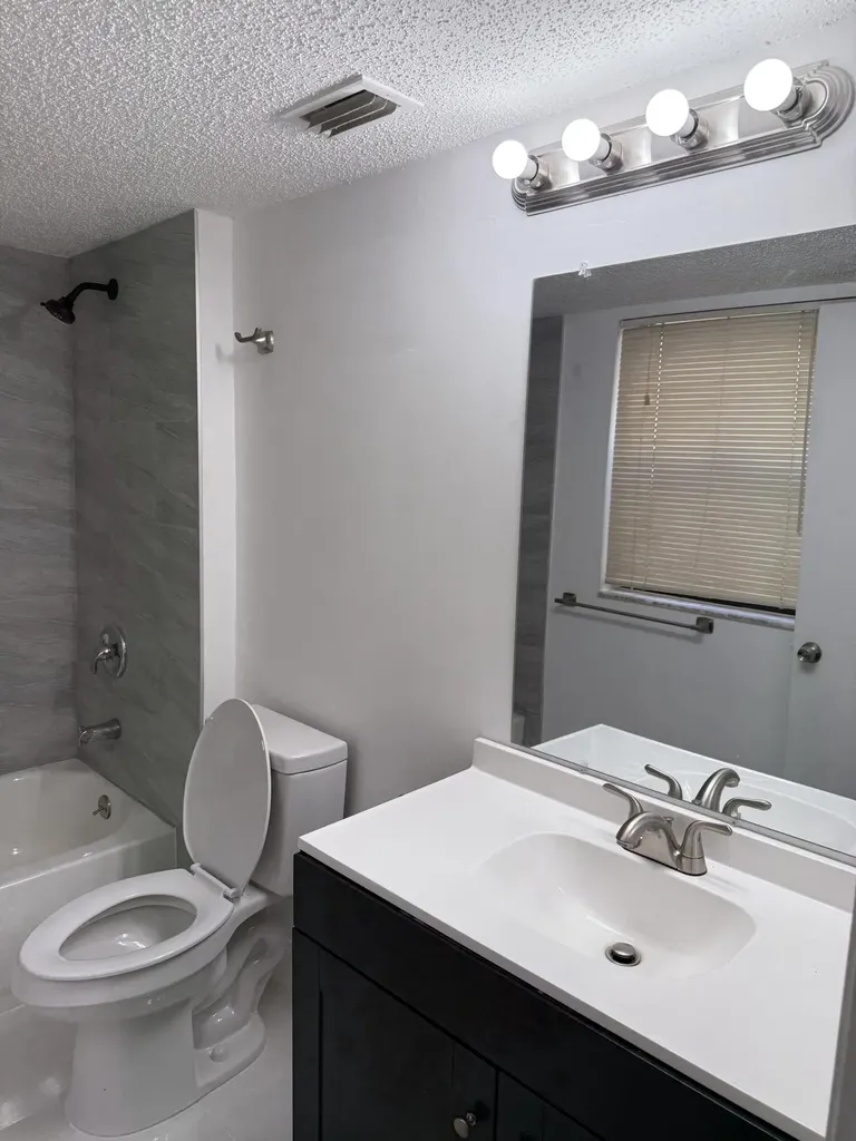 4341 W Mcnab Road Pompano Beach FL 33069