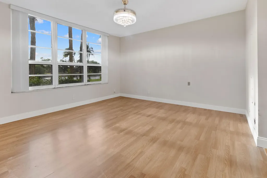 3499 Oaks Way Pompano Beach FL 33069