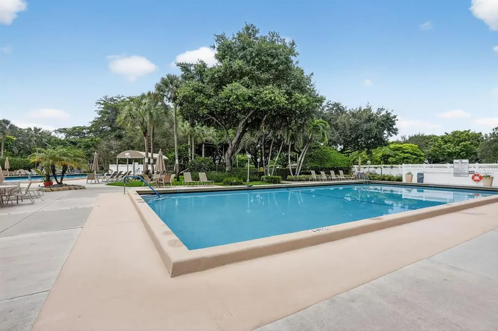 3499 Oaks Way Pompano Beach FL 33069