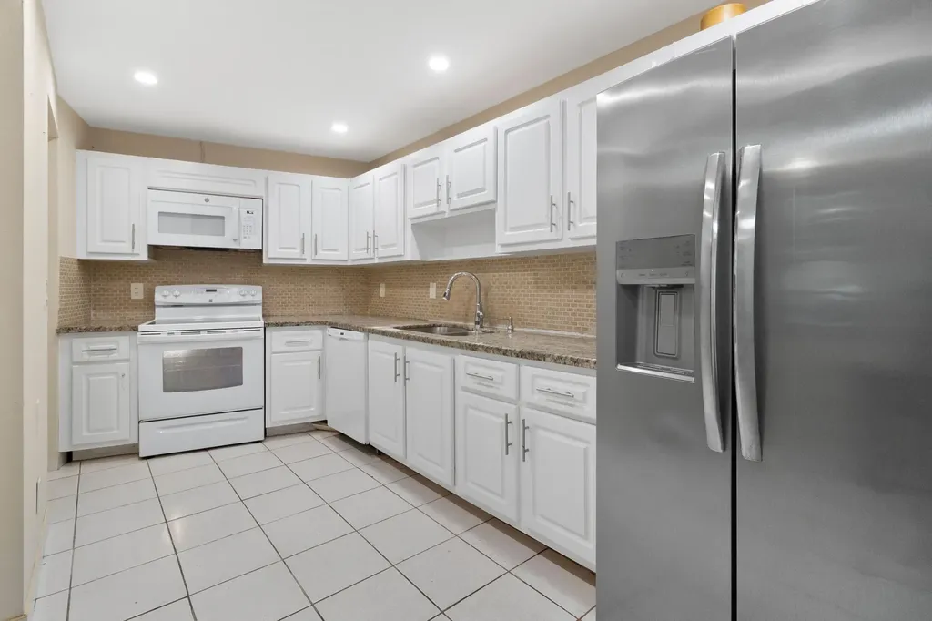 3499 Oaks Way Pompano Beach FL 33069