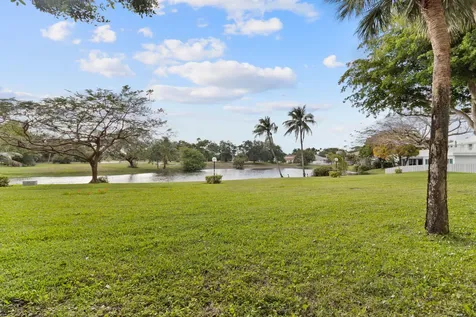 3499 Oaks Way Pompano Beach FL 33069