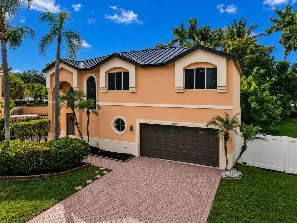 2510 Rampart Way S Hollywood FL 33026