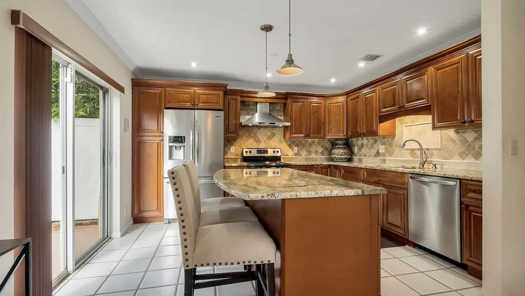 2510 Rampart Way S Hollywood FL 33026