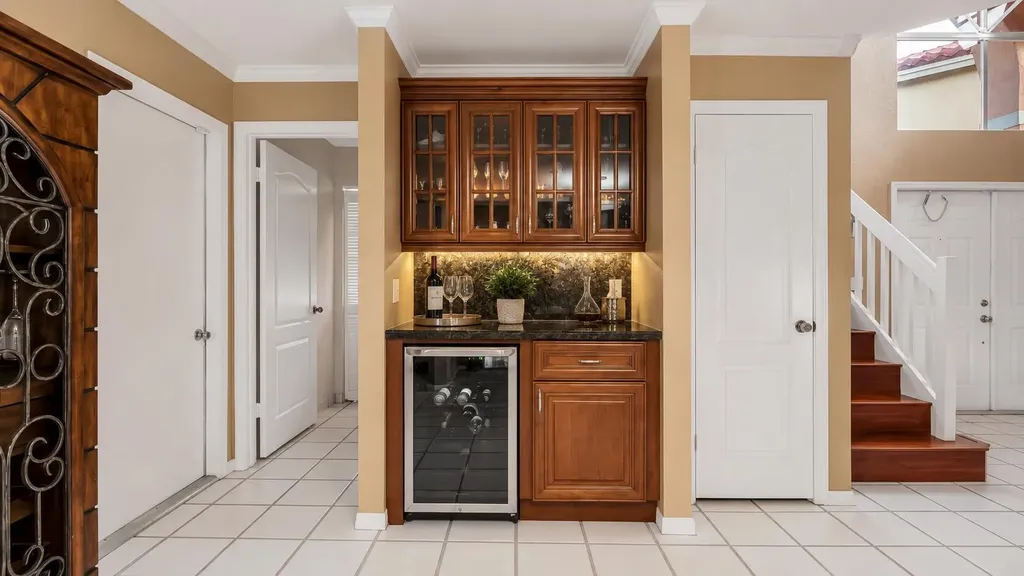 2510 Rampart Way S Hollywood FL 33026