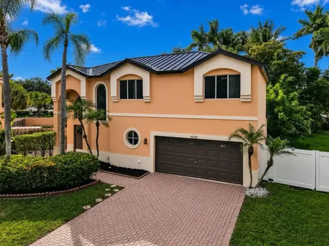 2510 Rampart Way S Hollywood FL 33026